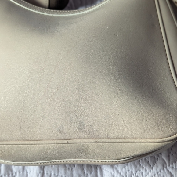 Dooney BourkeElegant Cream Leather Shoulder Bag - Picture 6 of 6